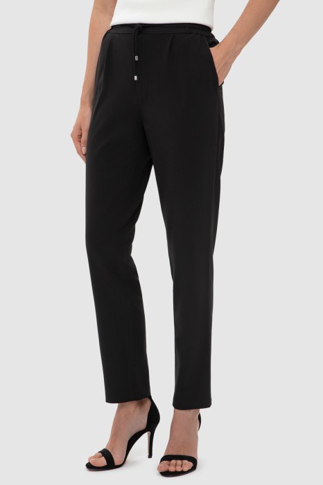 брюки на кулиске фотография