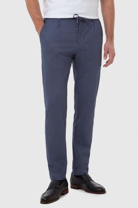 брюки на кулиске фотография