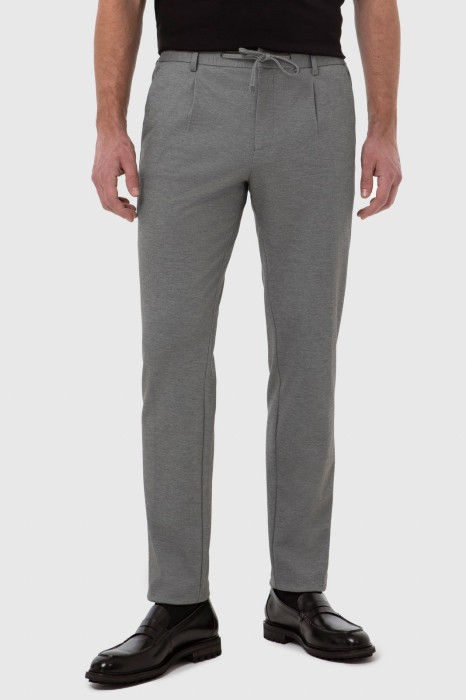 брюки на кулиске фотография