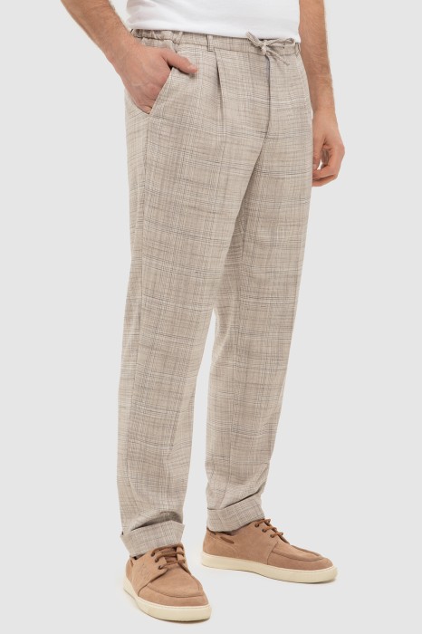 брюки на кулиске фотография