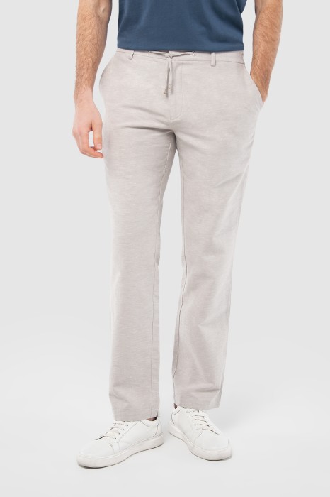 брюки прямые светло-бежевые из хлопка и льна на шнуровке фотография