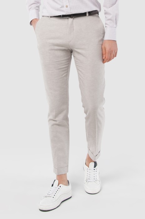 брюки прямые светло-бежевые из хлопка и льна фотография