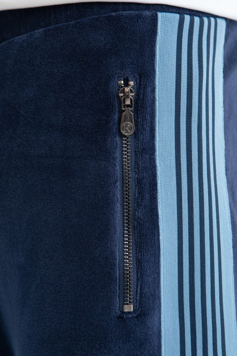 брюки спортивные из хлопка с лампасами от бренда kanzler вид слева