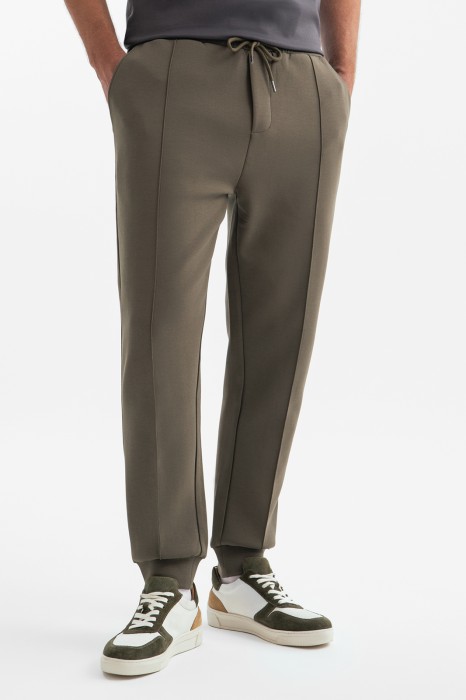 брюки спортивные из хлопка со стрелками фотография