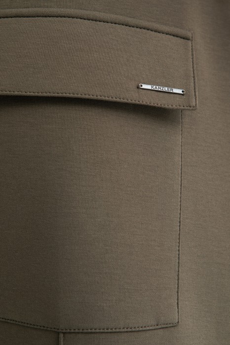 брюки спортивные из хлопка со стрелками по цене 6990 руб вид справа