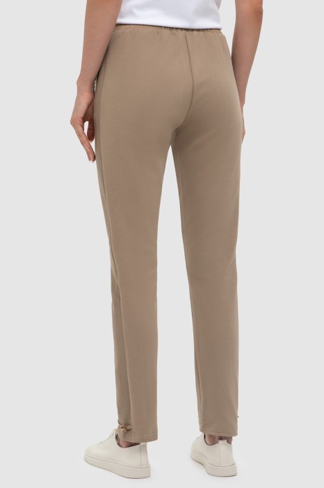 брюки спортивные из хлопка по цене 4990 руб вид справа