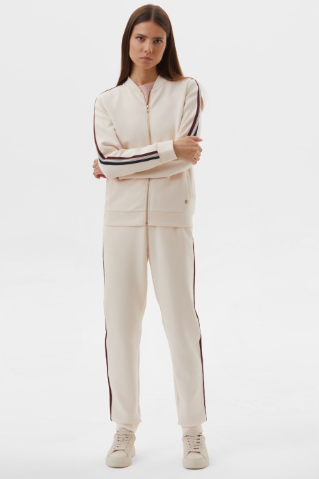 брюки спортивные из хлопка из россии вид сбоку