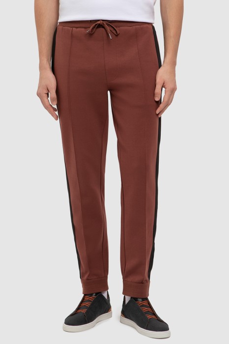 брюки спортивные из хлопка фотография