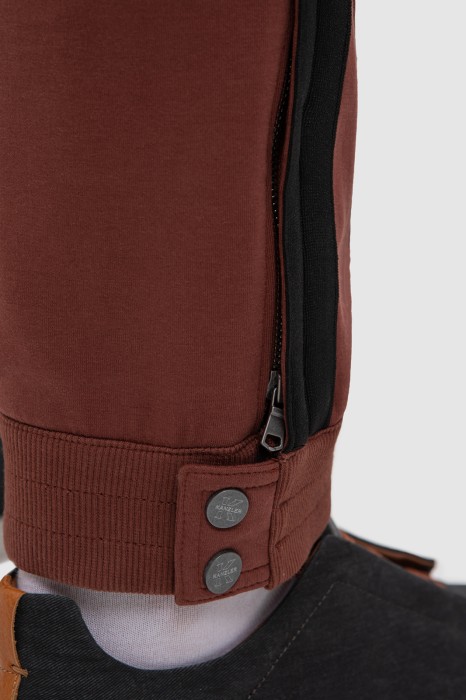 брюки спортивные из хлопка по цене 6990 руб вид справа