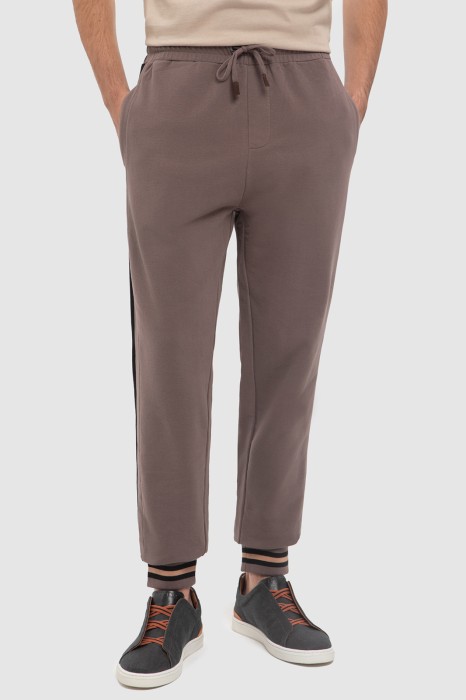 брюки спортивные из хлопка из россии вид сбоку