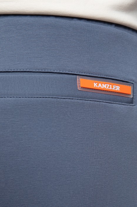 брюки спортивные из хлопка по цене 3990 руб вид справа