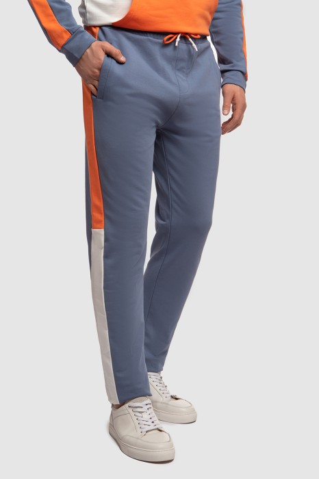 Товар голубого цвета с внутренней стороны