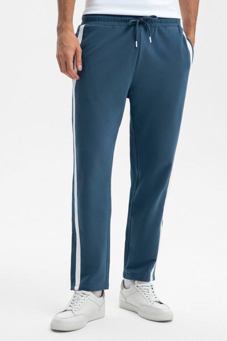 брюки спортивные из хлопка фотография