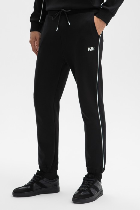 брюки спортивные из хлопка фотография