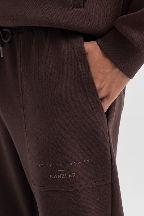 брюки спортивные из хлопка от бренда kanzler вид слева
