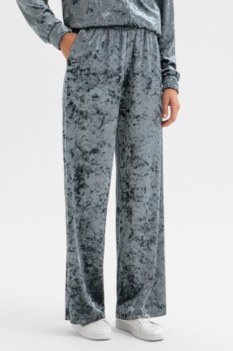 брюки спортивные с бархатной фактурой фотография