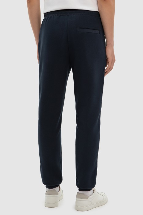 брюки спортивные по цене 7990 руб вид справа