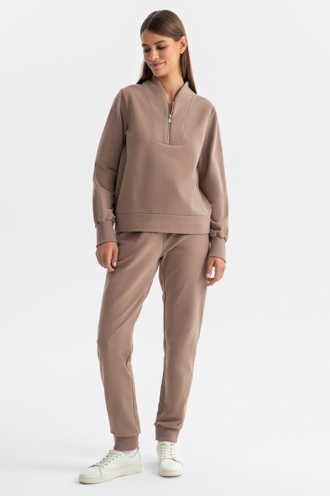 брюки спортивные из россии вид сбоку