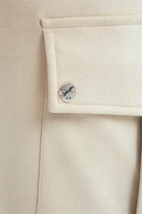 брюки спортивные по цене 6990 руб вид справа