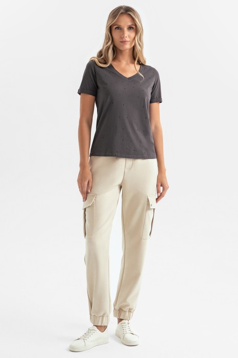 Товар бежевого цвета с внутренней стороны