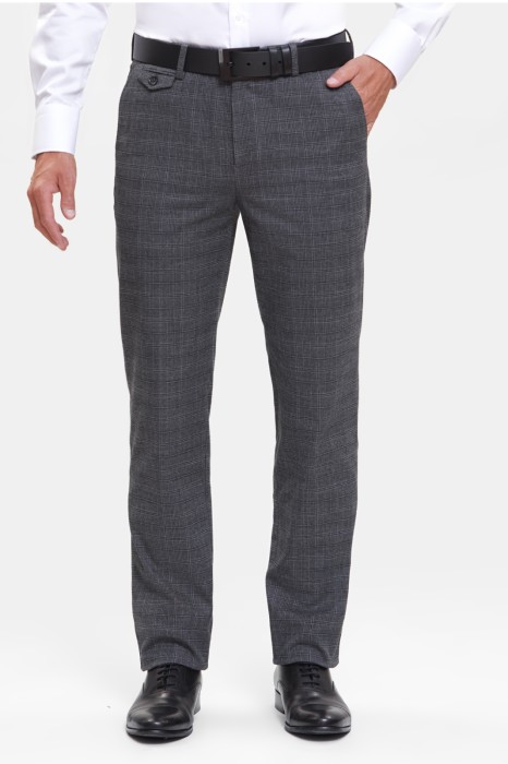 брюки в клетку фотография