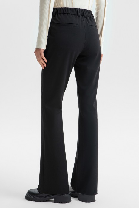 брюки по цене 8990 руб вид справа