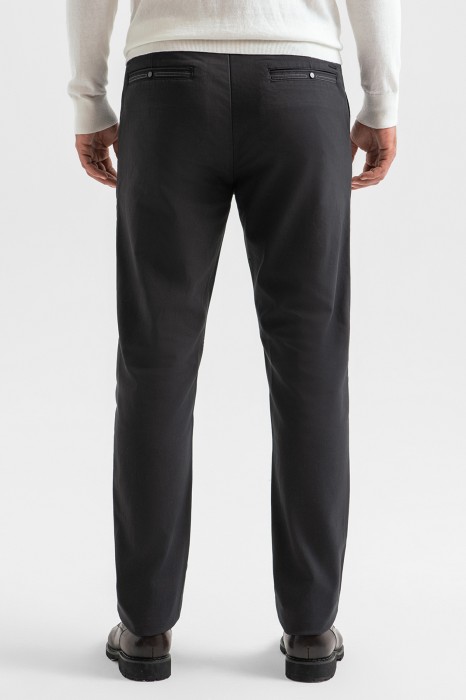 брюки по цене 8990 руб вид справа