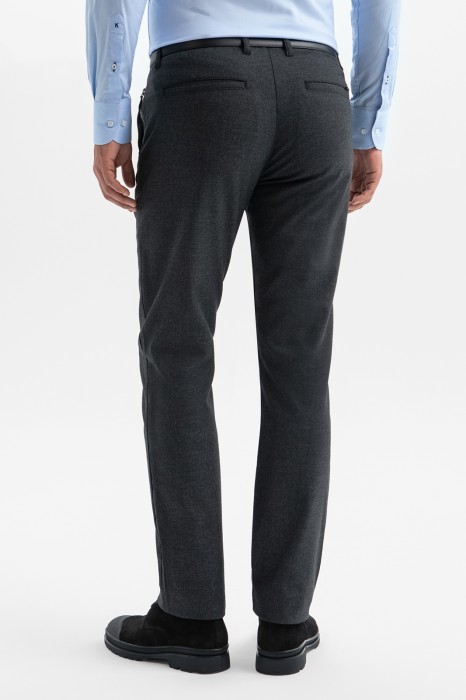 брюки по цене 8990 руб вид справа