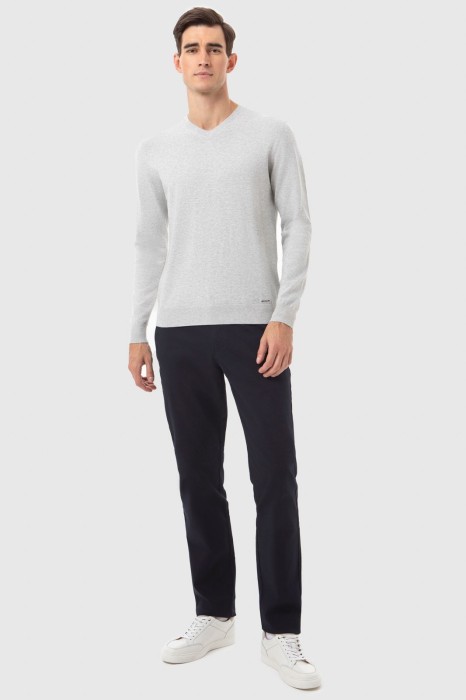 Товар серого цвета с внутренней стороны