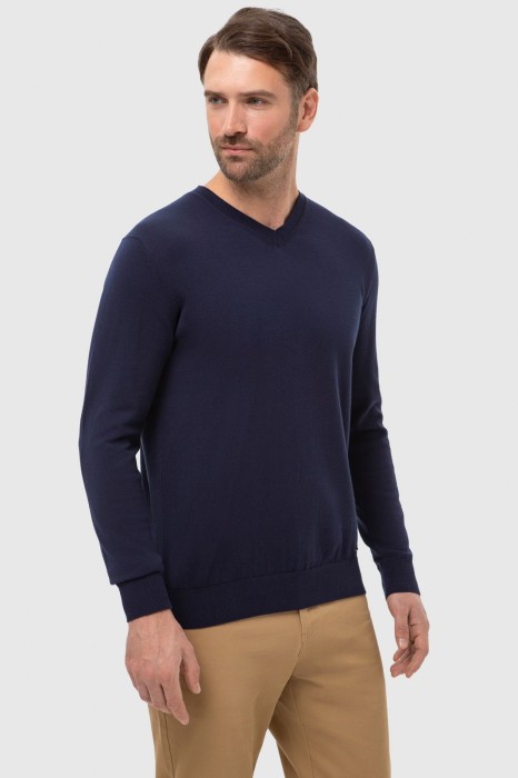 Товар синего цвета с внутренней стороны