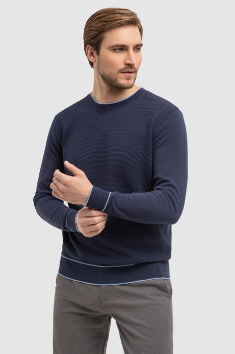 Товар голубого цвета с внутренней стороны