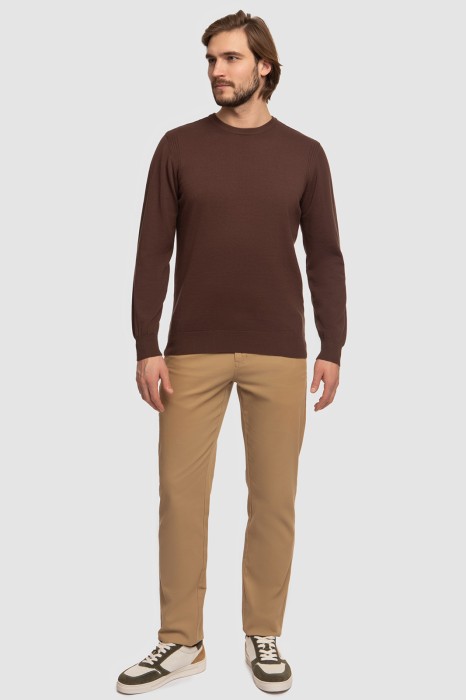 Товар коричневого цвета с внутренней стороны