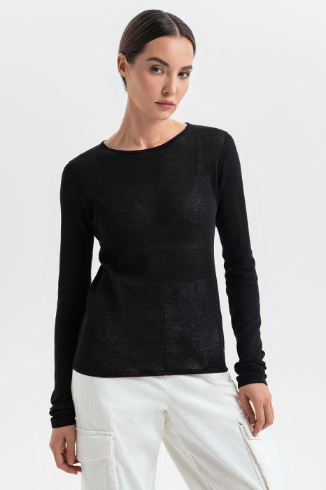 джемпер из хлопка, шелка и льна фотография