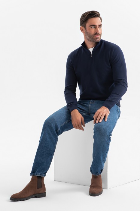 Товар синего цвета с внутренней стороны