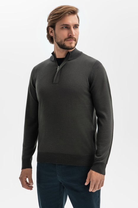 джемпер из смесовой шерсти фотография