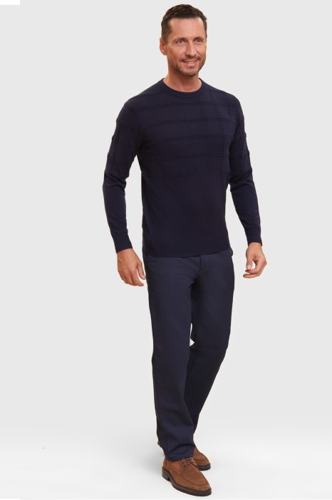 джемпер с узором в клетку по цене 7990 руб вид справа