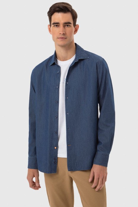 джинсовая рубашка фотография