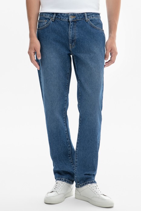 джинсы comfort fit фотография