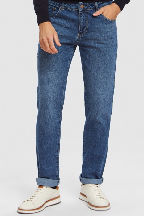 джинсы comfort fit фотография