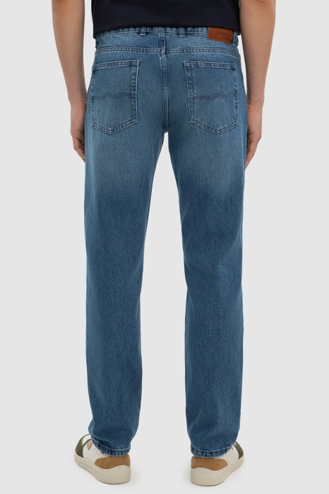 джинсы comfort fit по цене 4990 руб вид справа