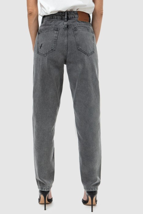 джинсы mom fit по цене 3990 руб вид справа