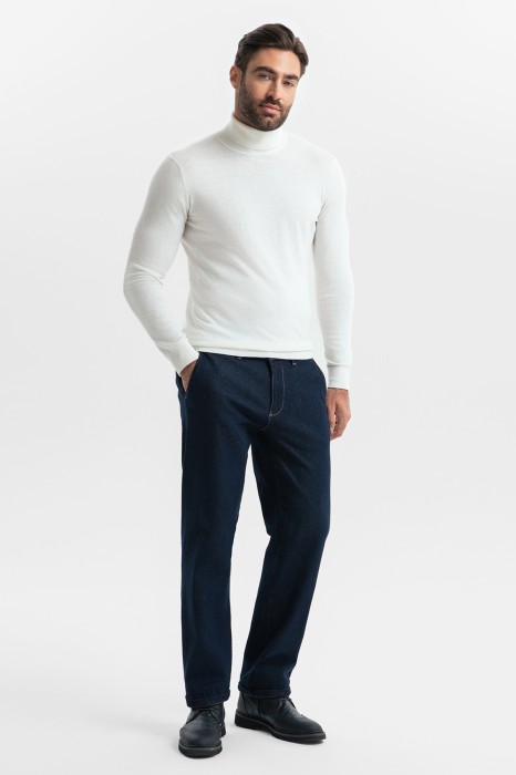 джинсы regular fit из россии вид сбоку