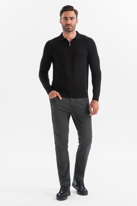 джинсы regular fit из россии вид сбоку