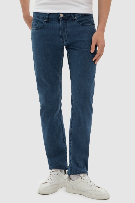 джинсы regular fit фотография