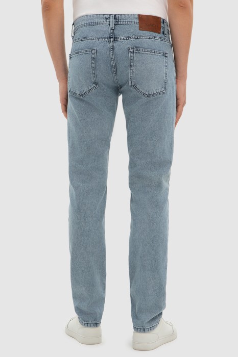 джинсы regular fit по цене 4990 руб вид справа