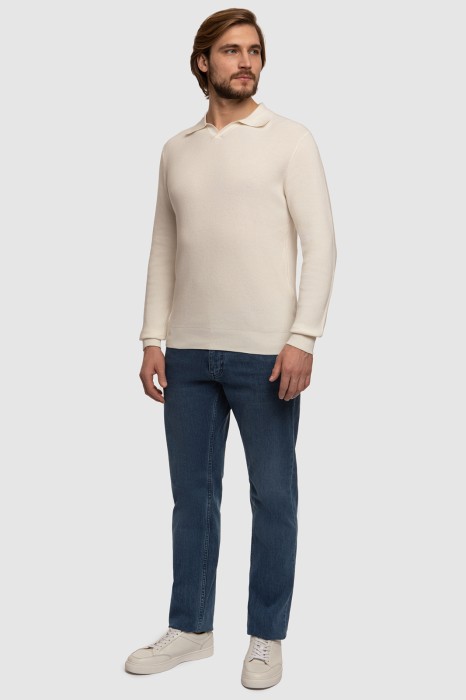 Товар синего цвета с внутренней стороны