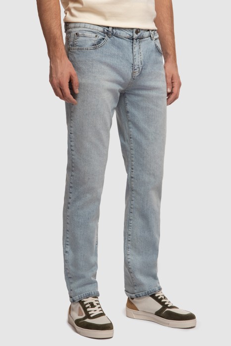 джинсы regular fit по цене 4990 руб вид справа