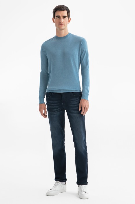 джинсы regular fit из россии вид сбоку