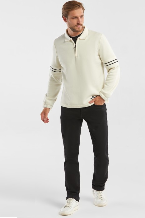 джинсы slim fit по цене 7990 руб вид справа