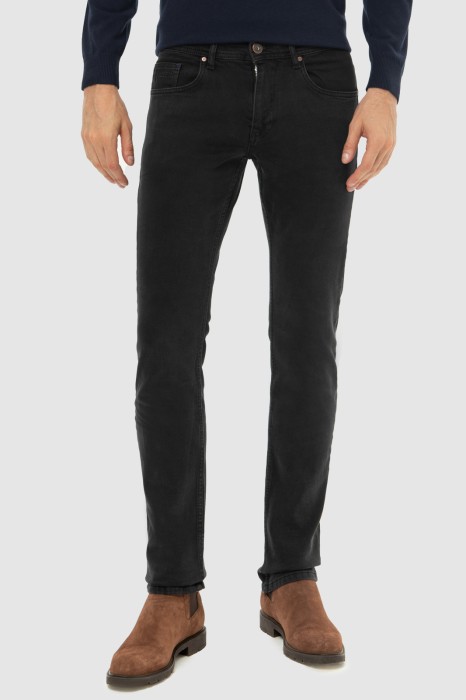 джинсы slim fit фотография